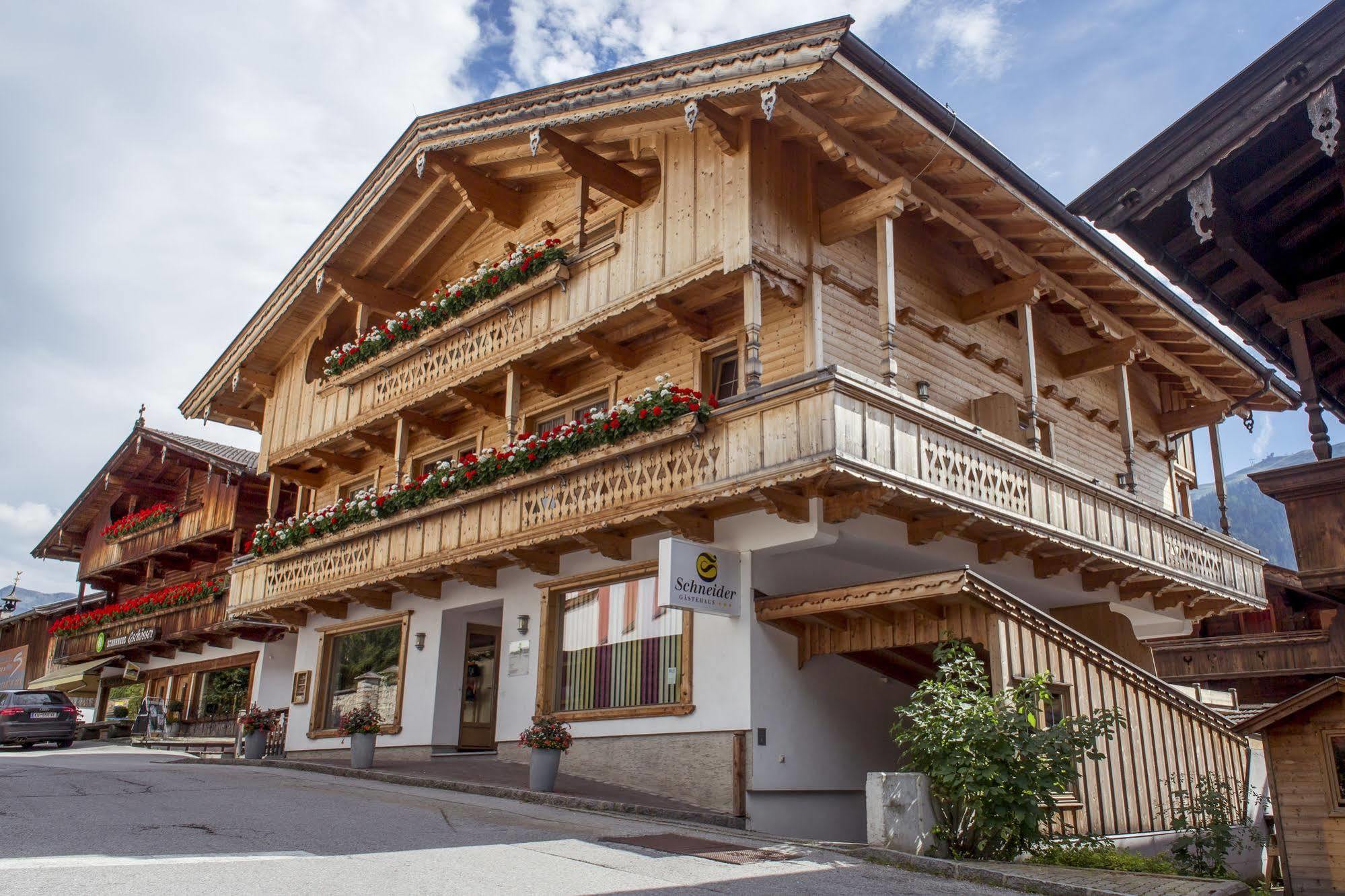 Das Gaestehaus Schneider Am Dorfplatz Alpbach Εξωτερικό φωτογραφία