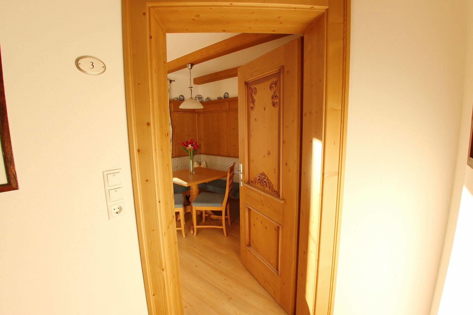 Das Gaestehaus Schneider Am Dorfplatz Alpbach Εξωτερικό φωτογραφία