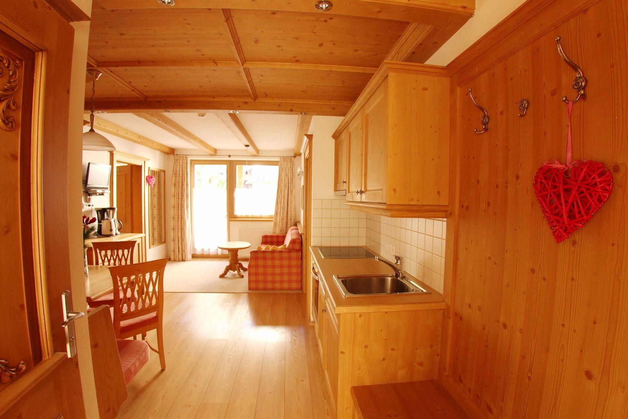 Das Gaestehaus Schneider Am Dorfplatz Alpbach Εξωτερικό φωτογραφία