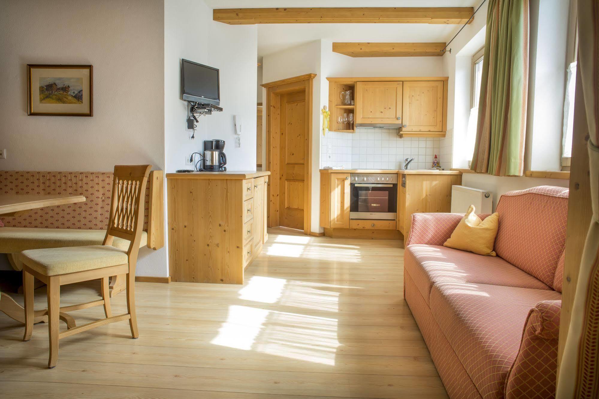 Das Gaestehaus Schneider Am Dorfplatz Alpbach Εξωτερικό φωτογραφία
