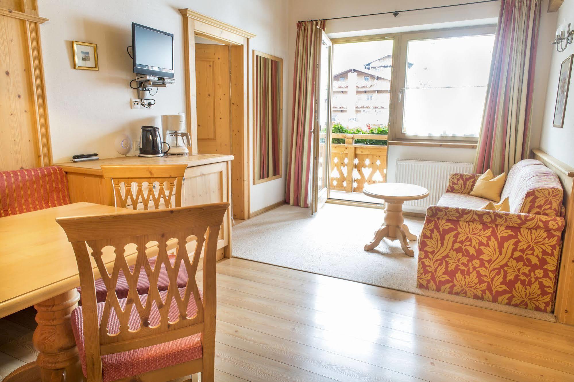 Das Gaestehaus Schneider Am Dorfplatz Alpbach Εξωτερικό φωτογραφία