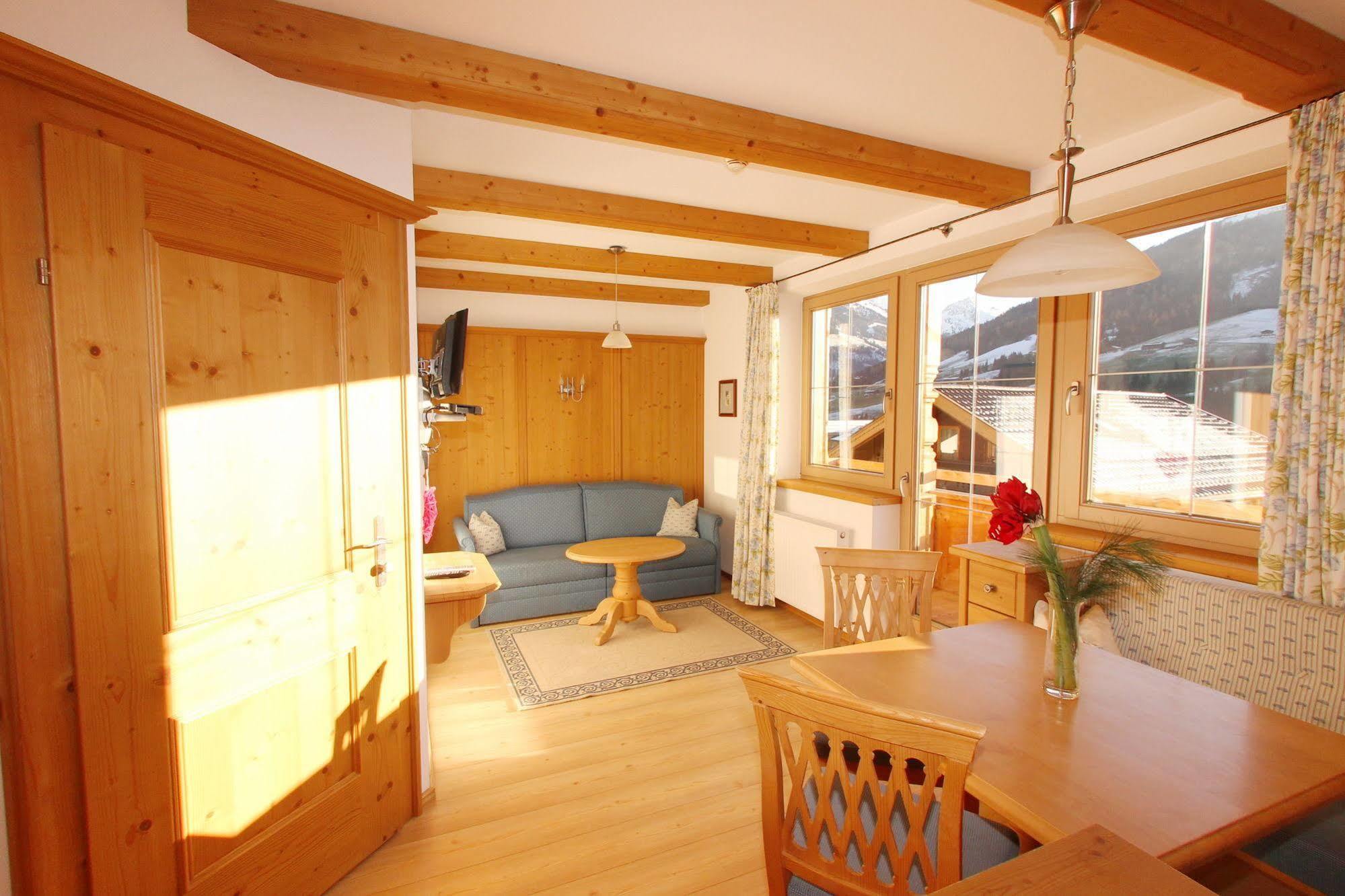 Das Gaestehaus Schneider Am Dorfplatz Alpbach Εξωτερικό φωτογραφία