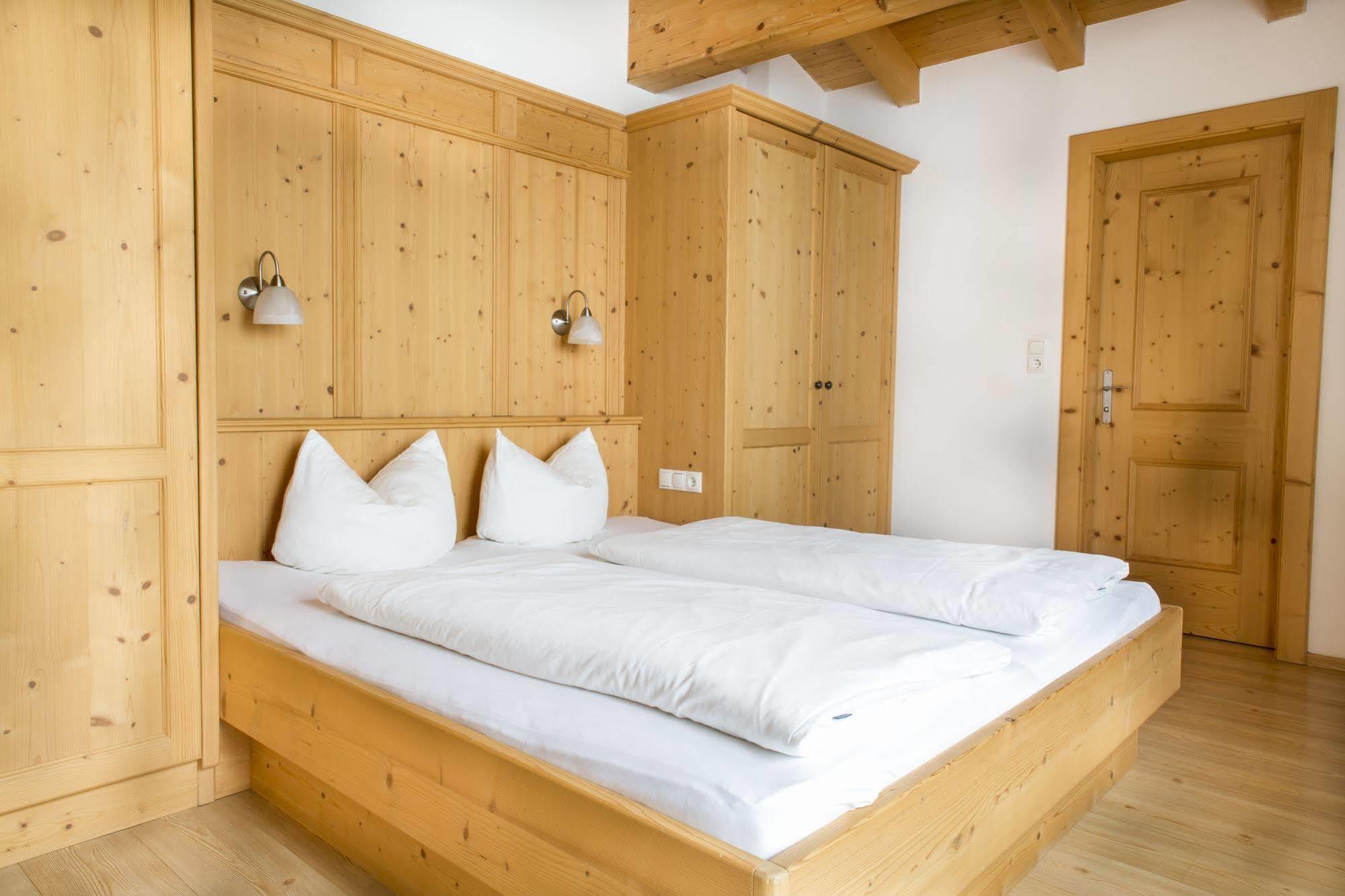 Das Gaestehaus Schneider Am Dorfplatz Alpbach Εξωτερικό φωτογραφία